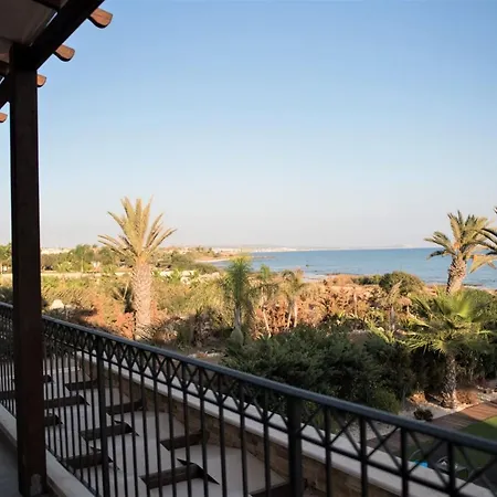 Villa Nirvana Seafront *