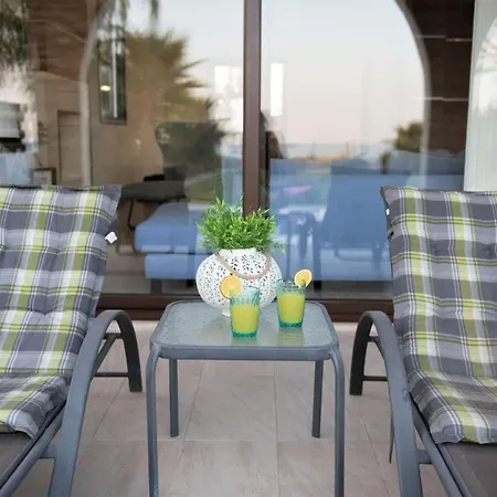 Nirvana Seafront أيا نابا