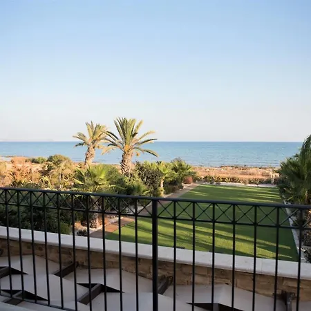 فيلة Nirvana Seafront