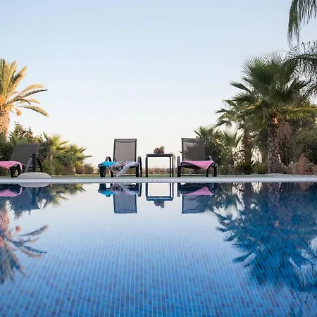 فيلة Nirvana Seafront *
