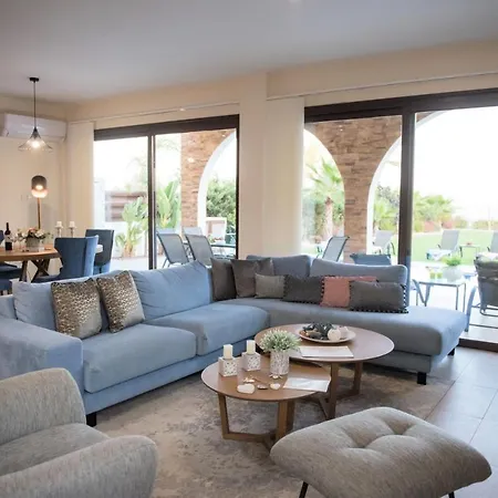 فيلة Nirvana Seafront أيا نابا
